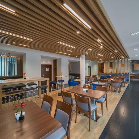 Holiday Inn Express Stuttgart Airport, An Ihg Hotel لينفلدن اشتردين المظهر الخارجي الصورة