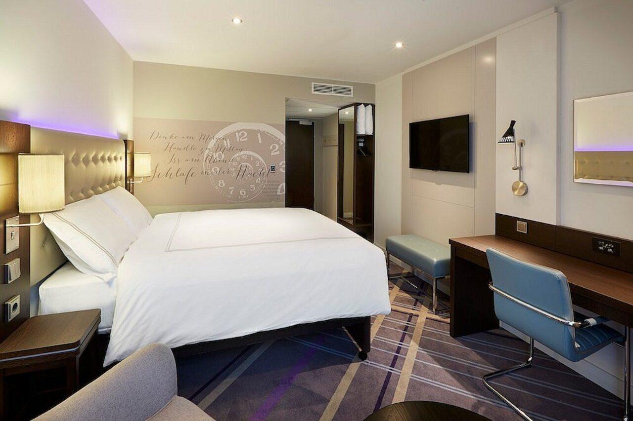 Holiday Inn Express Stuttgart Airport, An Ihg Hotel لينفلدن اشتردين المظهر الخارجي الصورة