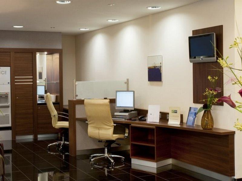Holiday Inn Express Stuttgart Airport, An Ihg Hotel لينفلدن اشتردين المظهر الخارجي الصورة