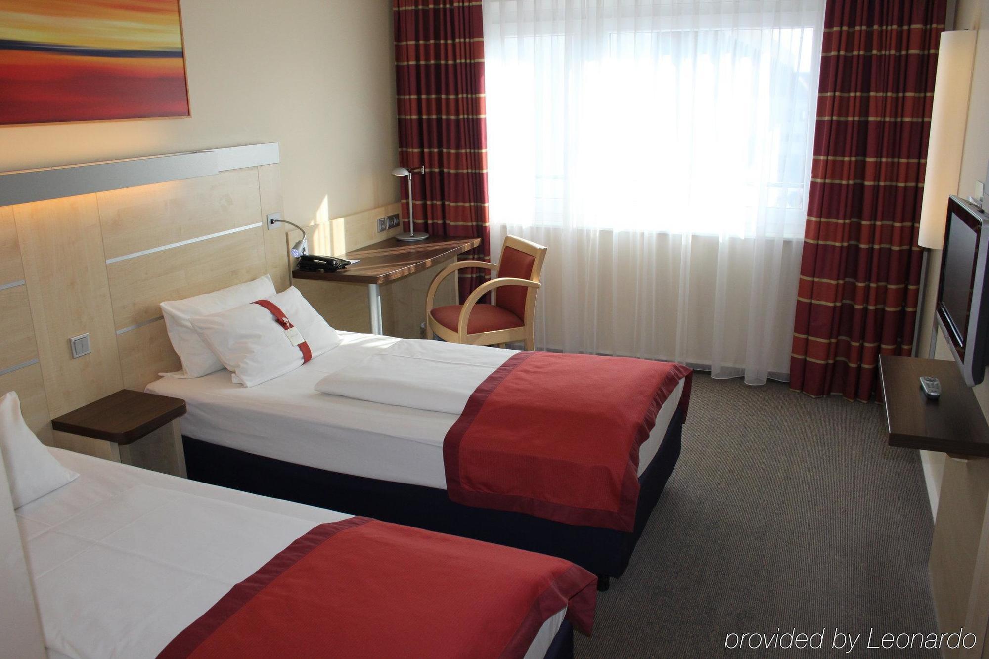 Holiday Inn Express Stuttgart Airport, An Ihg Hotel لينفلدن اشتردين المظهر الخارجي الصورة