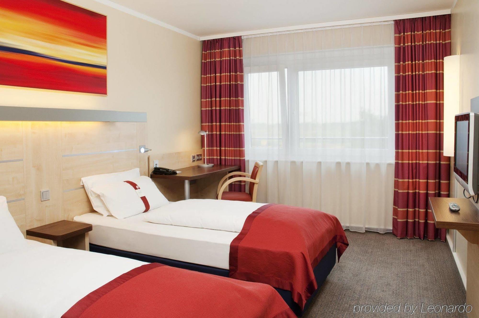 Holiday Inn Express Stuttgart Airport, An Ihg Hotel لينفلدن اشتردين المظهر الخارجي الصورة