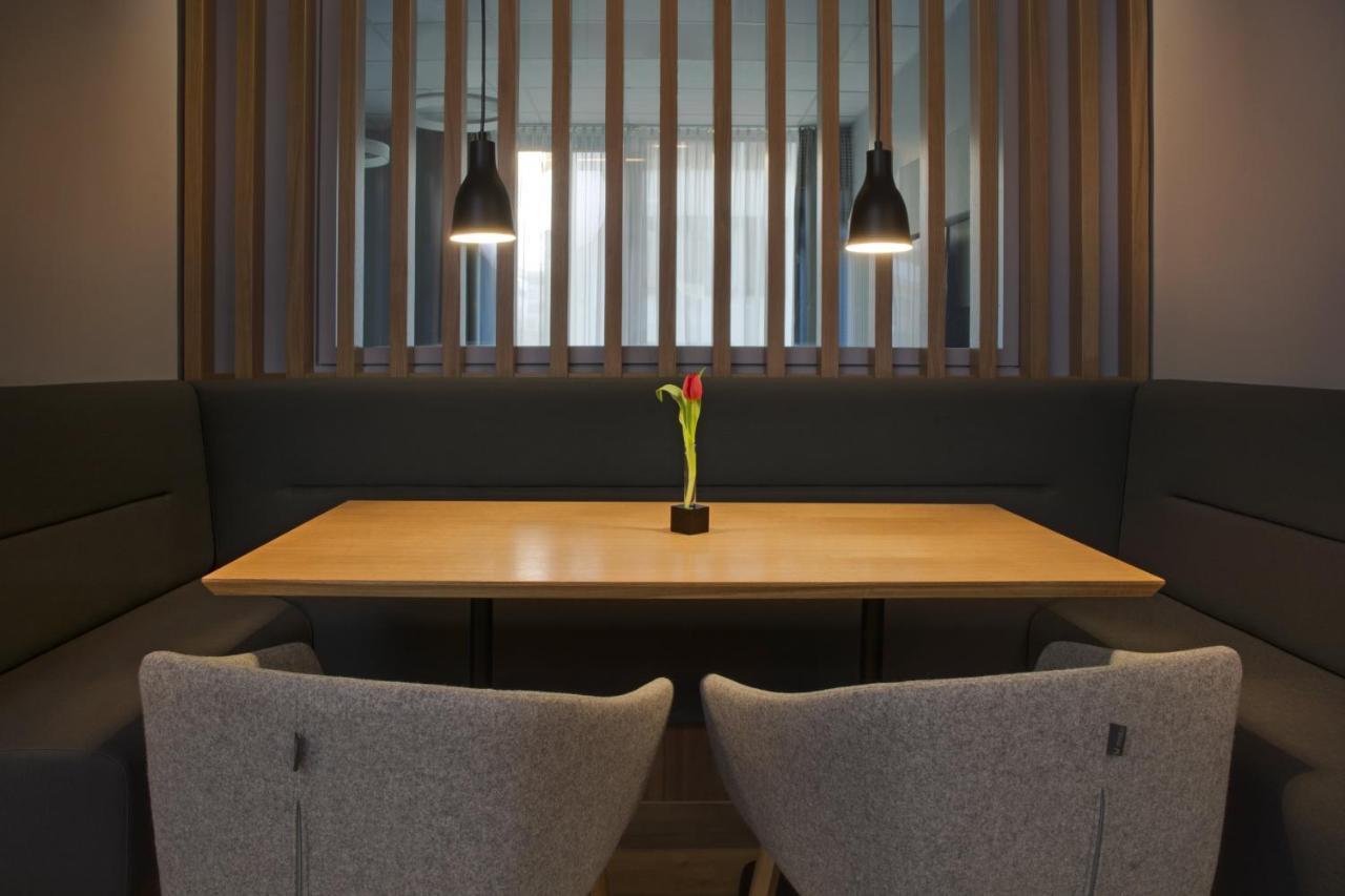 Holiday Inn Express Stuttgart Airport, An Ihg Hotel لينفلدن اشتردين المظهر الخارجي الصورة