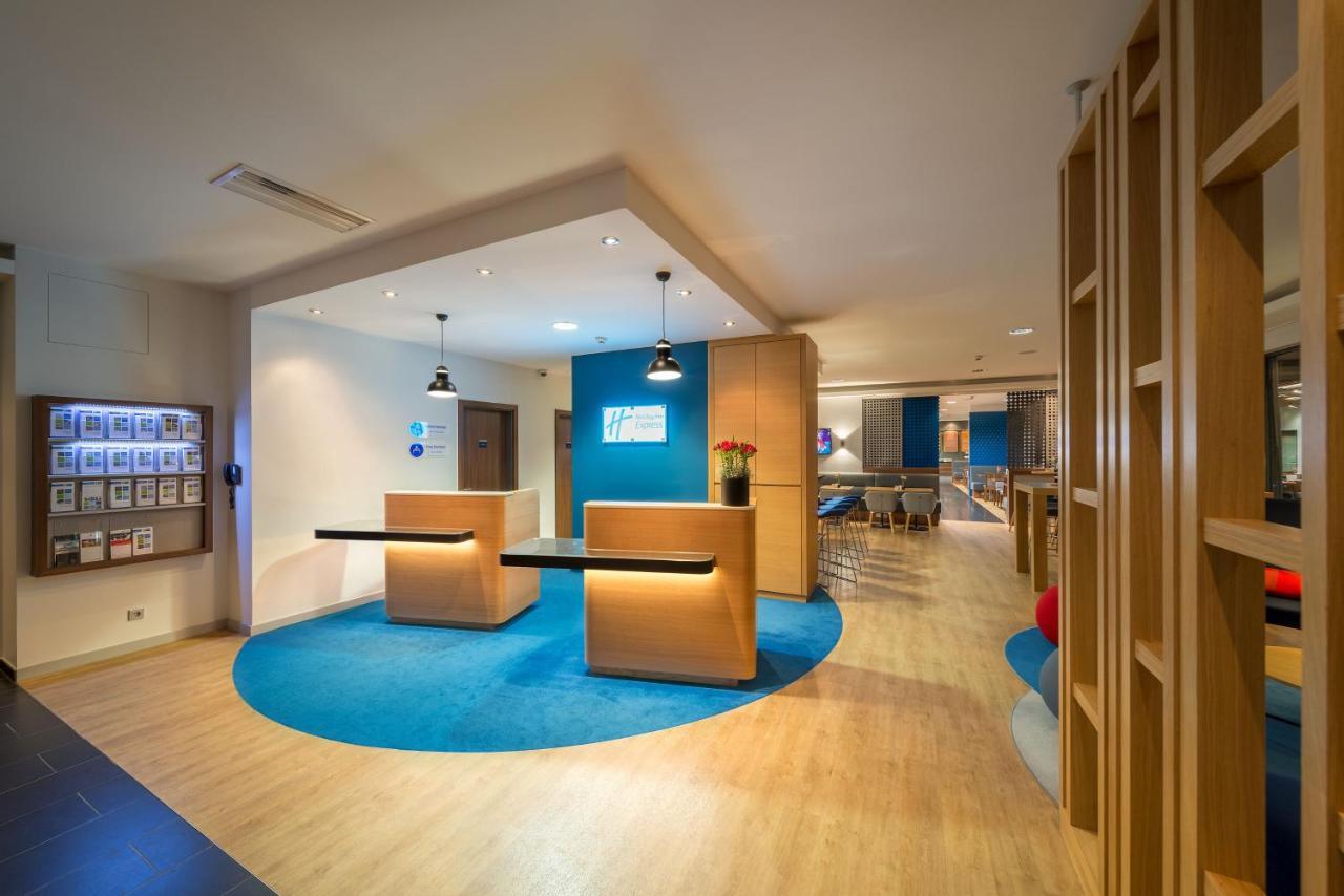 Holiday Inn Express Stuttgart Airport, An Ihg Hotel لينفلدن اشتردين المظهر الخارجي الصورة