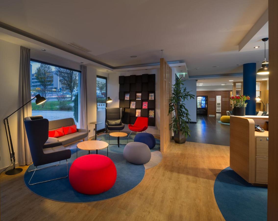 Holiday Inn Express Stuttgart Airport, An Ihg Hotel لينفلدن اشتردين المظهر الخارجي الصورة