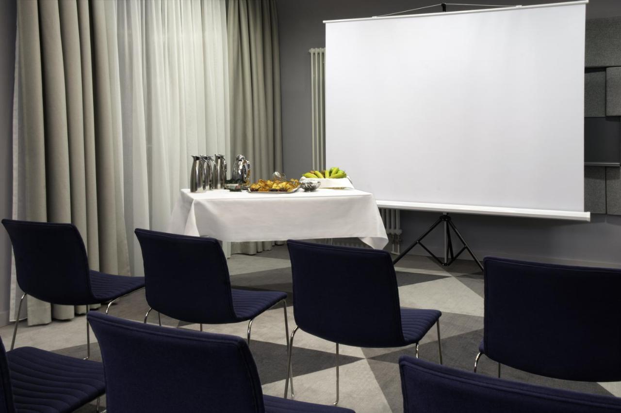 Holiday Inn Express Stuttgart Airport, An Ihg Hotel لينفلدن اشتردين المظهر الخارجي الصورة