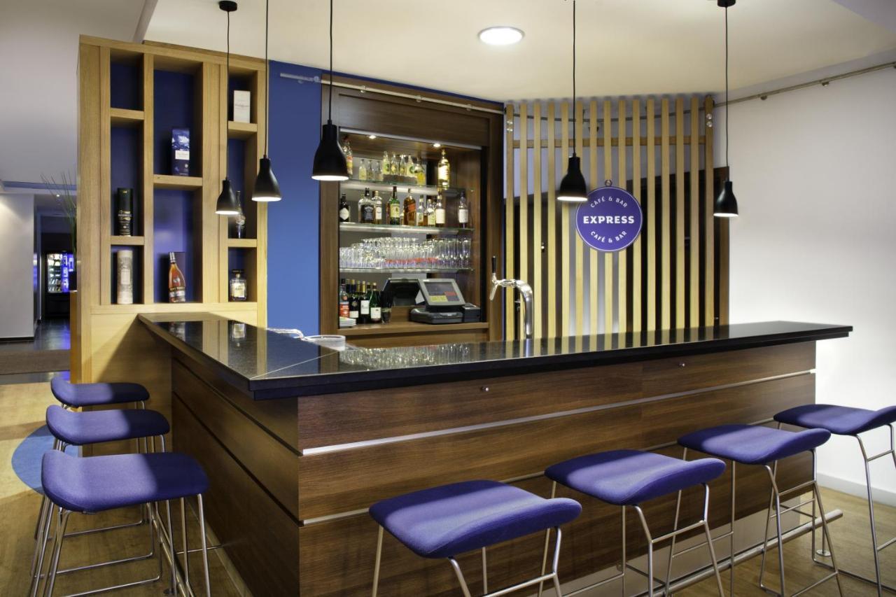 Holiday Inn Express Stuttgart Airport, An Ihg Hotel لينفلدن اشتردين المظهر الخارجي الصورة